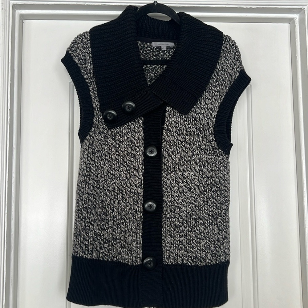 Gorgeous  Sweater Vest in Excellent Condition 🌸
